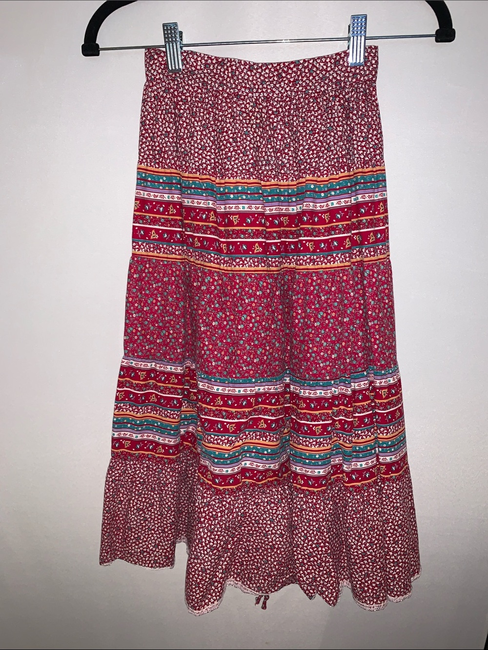 Vintage 1970’s Sweet Suzana
Girl’s peasant skirt size 5